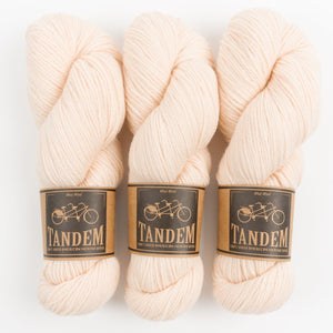 WESTKNITS KIT - WHITE PEACH DK QUINT